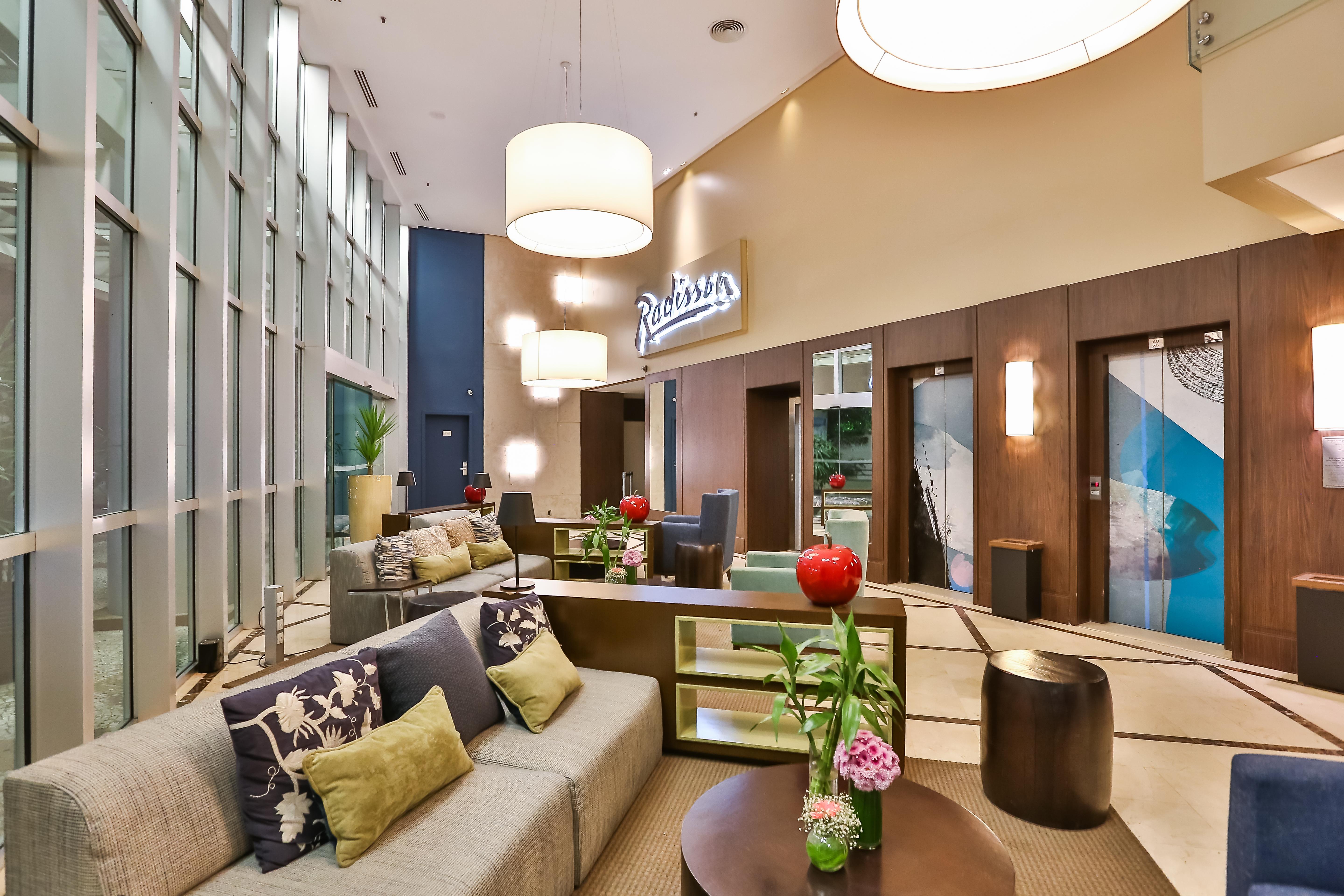 Radisson Vila Olimpia São Paulo Exteriör bild The lobby of the hotel