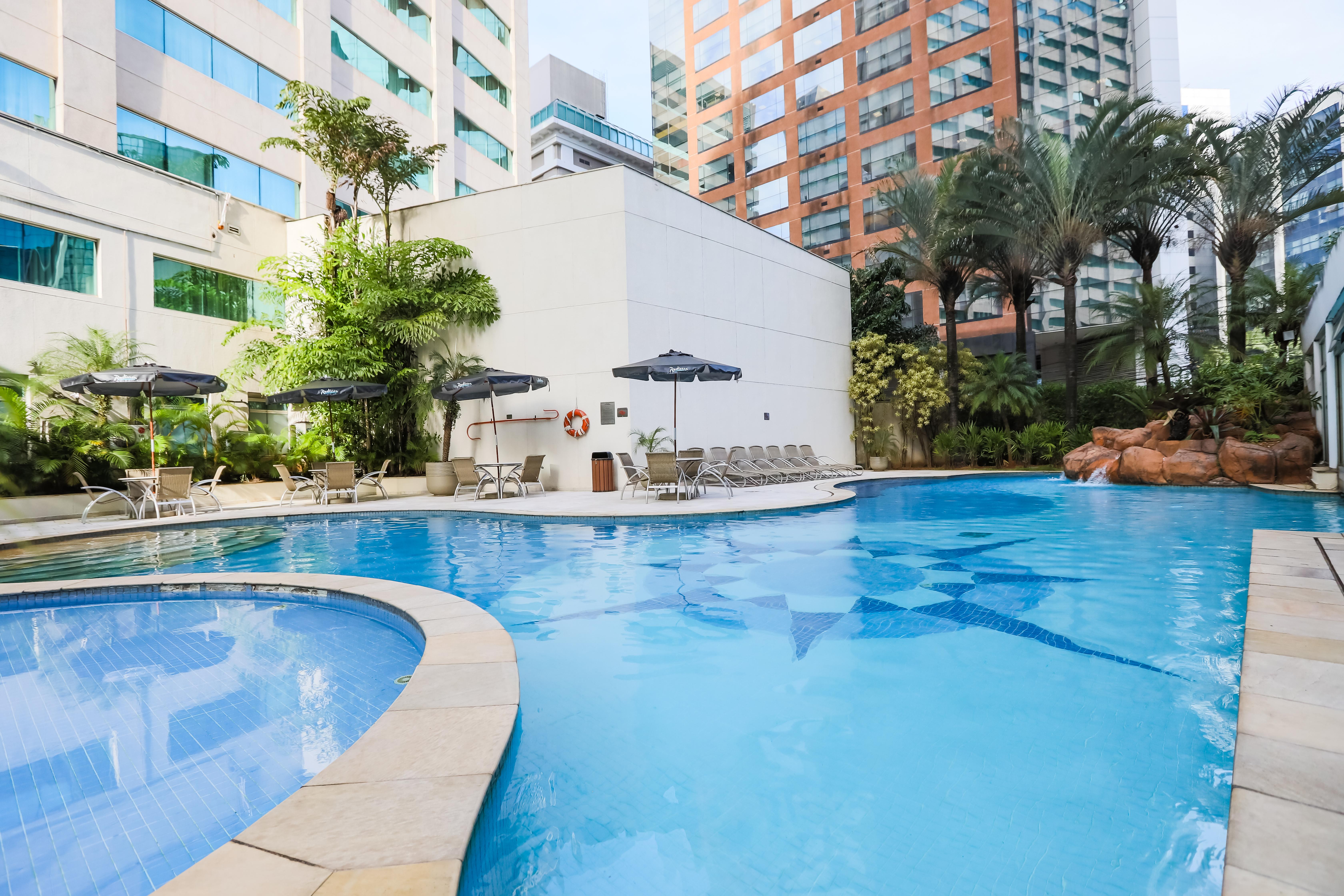 Radisson Vila Olimpia São Paulo Exteriör bild Swimming pool
